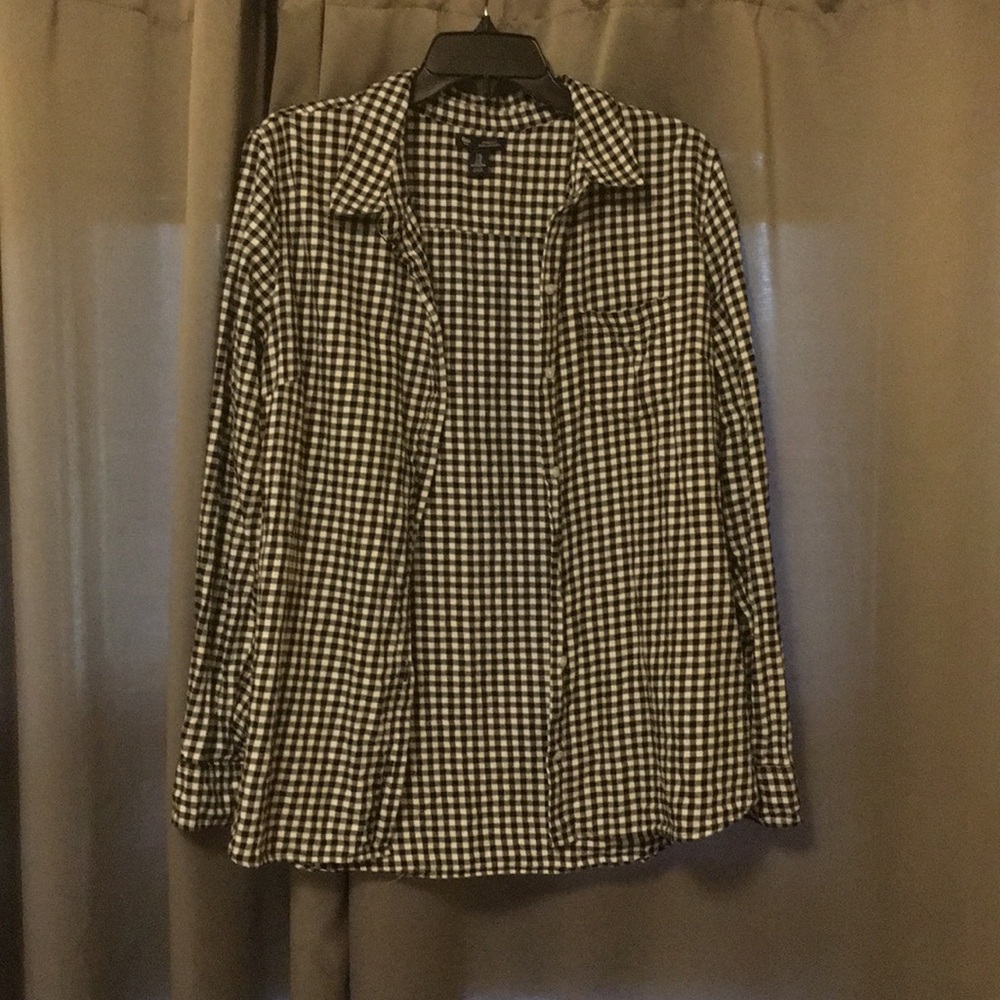 ***SOLD*******GAP Women’s Button Up